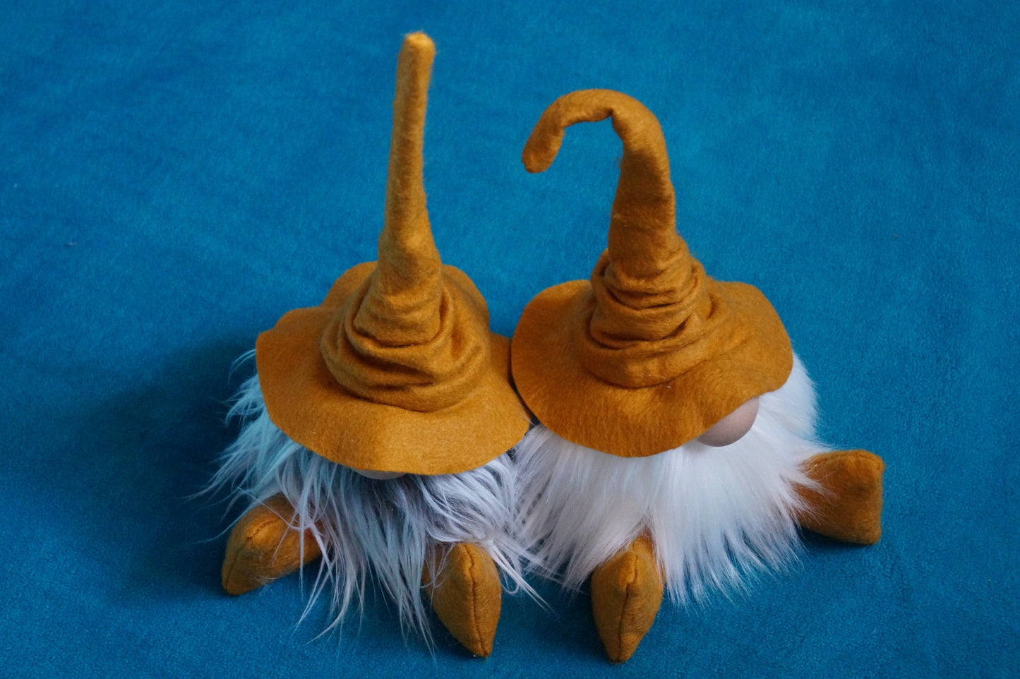 Gnomevillestudios - Fall Wizard Gnomes – All-Season Magical Book Shelf decor