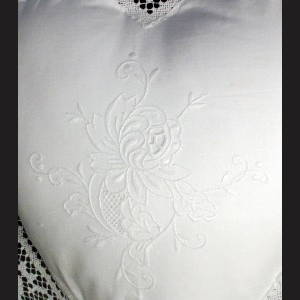 Eastern Sunrise Lace And Linens Inc. - Tuscany Lace Modano Heart Pillow Satin Stitch Chrysanthemum