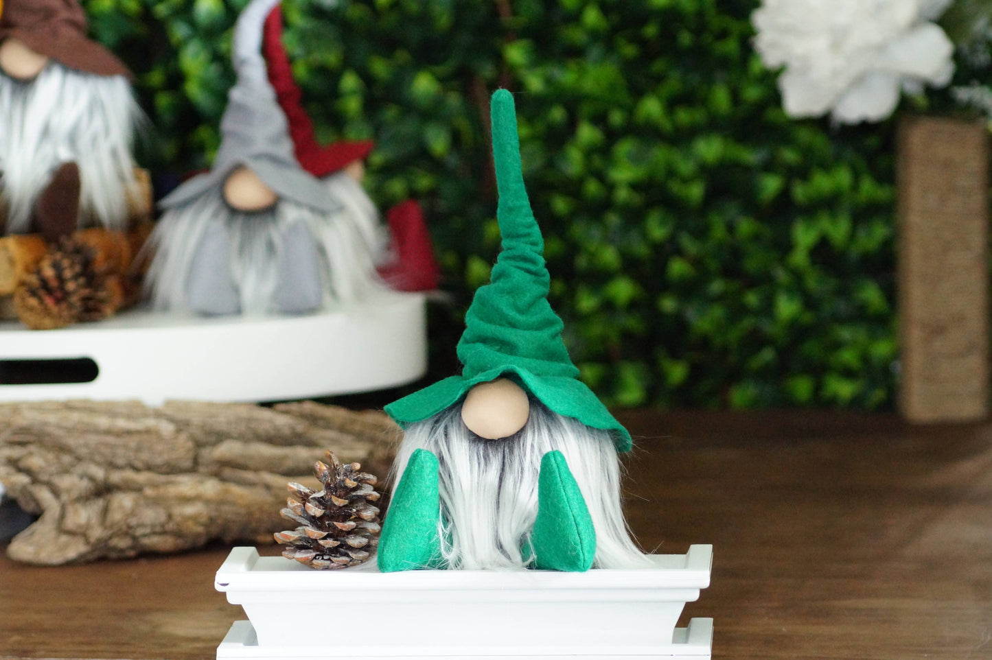 Gnomevillestudios - Fall Wizard Gnomes – All-Season Magical Book Shelf decor
