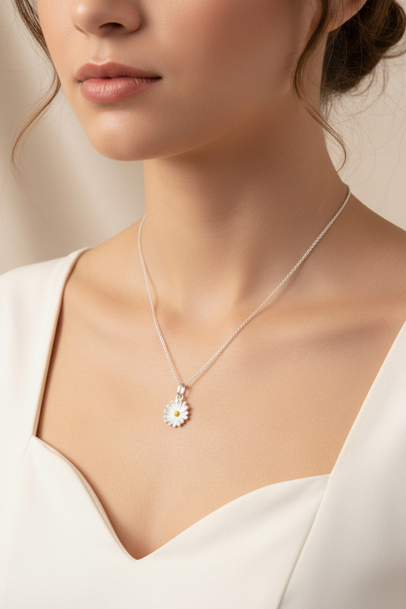 Daisy, April Birth Flower Necklace