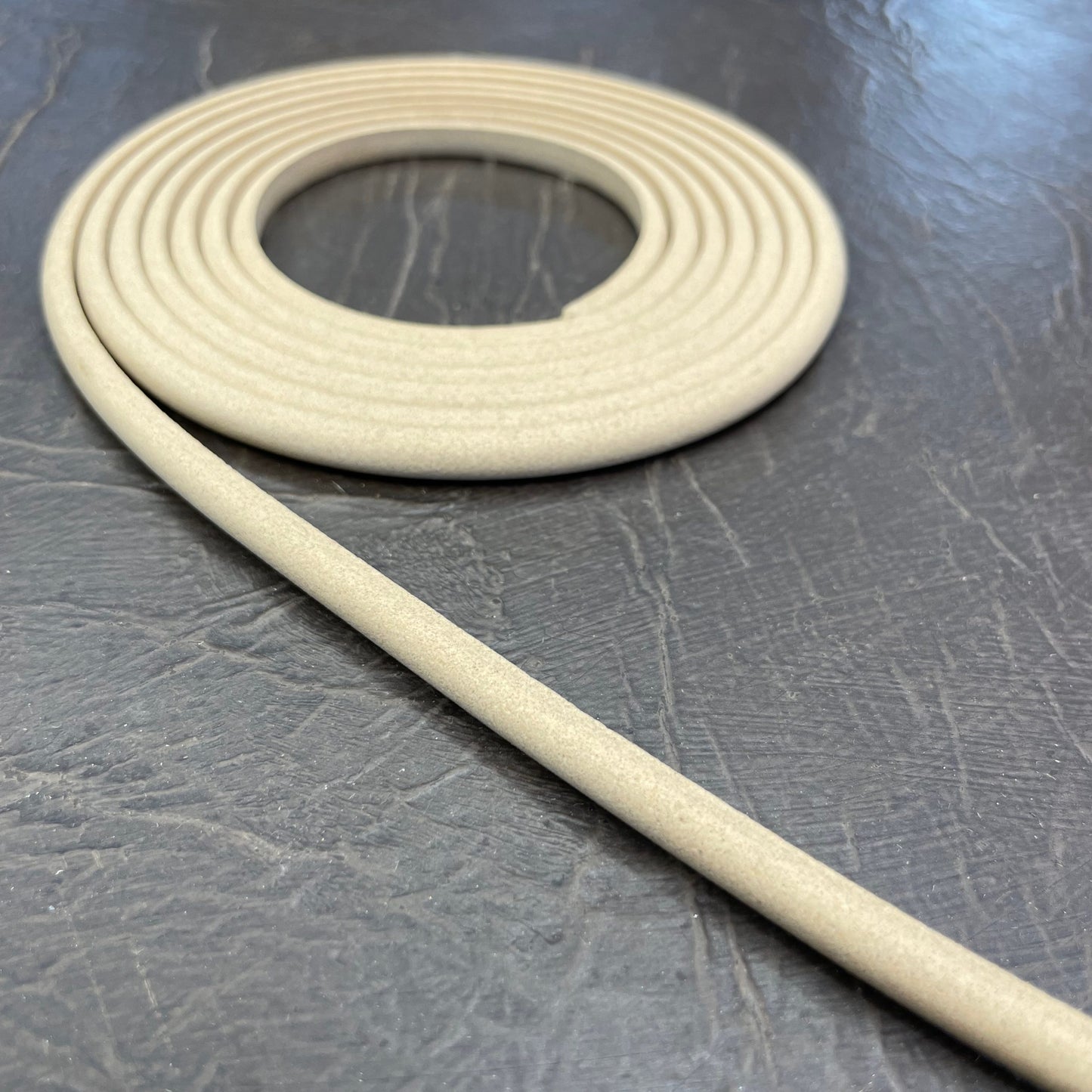 Woodubend Slim Semi-Circle Trim 215x0.5x0.5 cm
