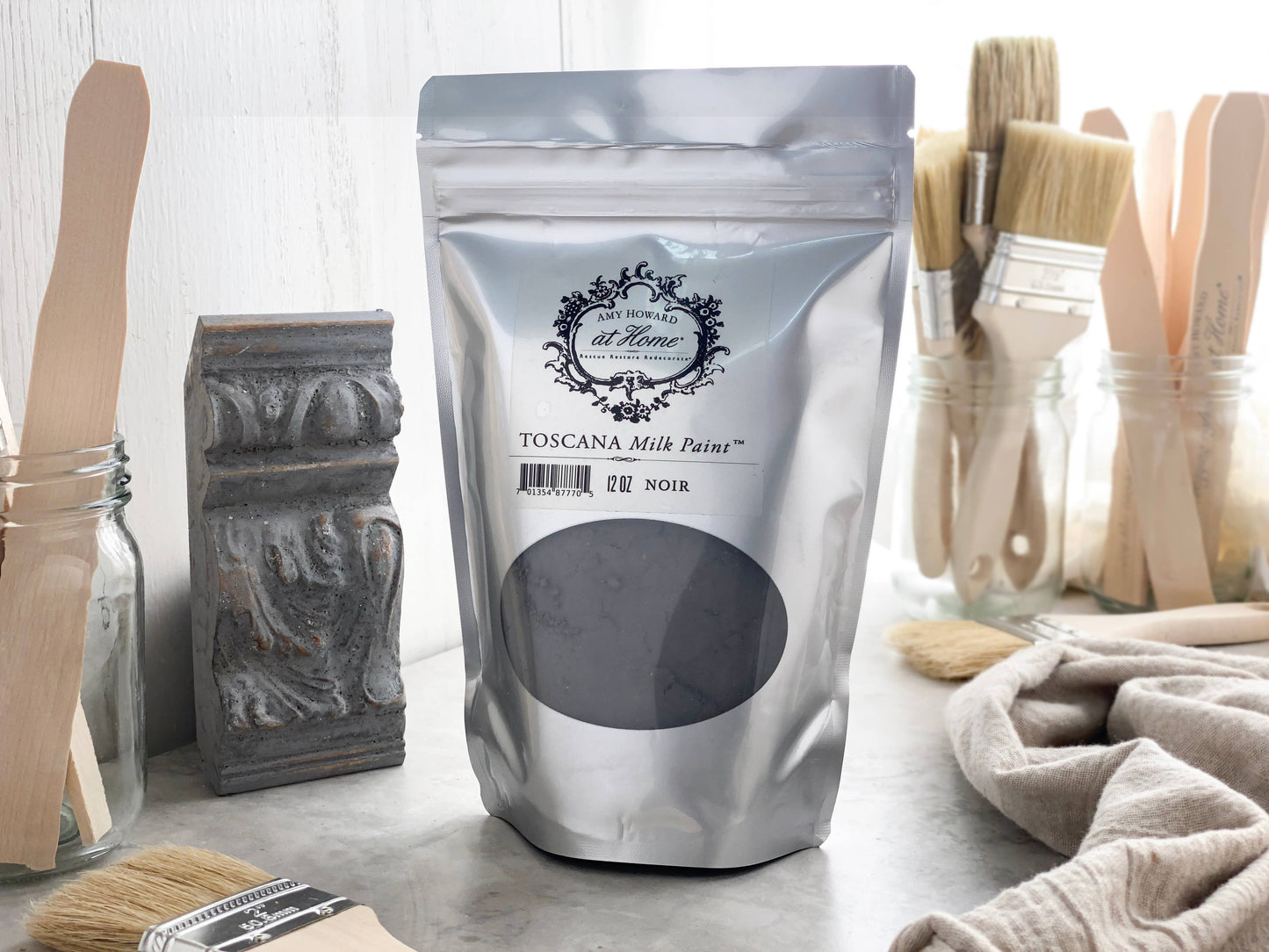 Amy Howard at Home : Toscana Milk Paint - Noir Black
