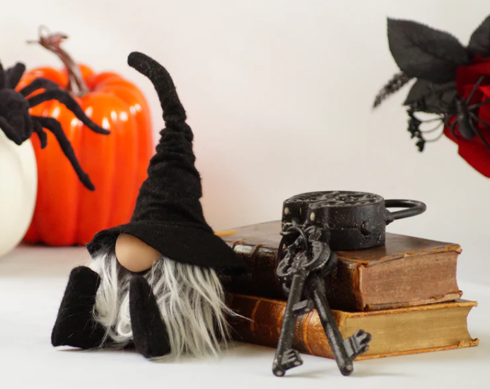 Gnomevillestudios - Fall Wizard Gnomes – All-Season Magical Book Shelf decor