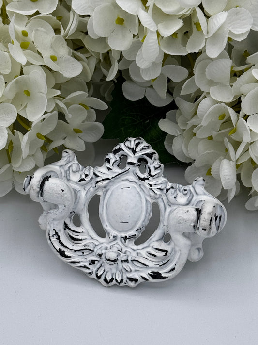 CAST VICTORIAN WHITE HANDLE