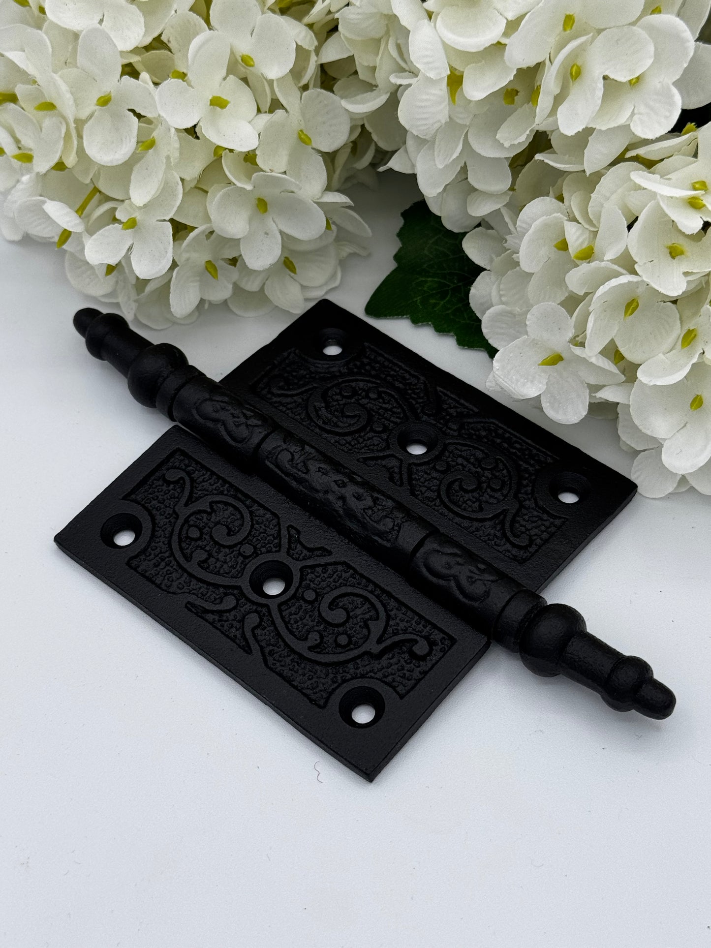Filligree Engraved Hinge