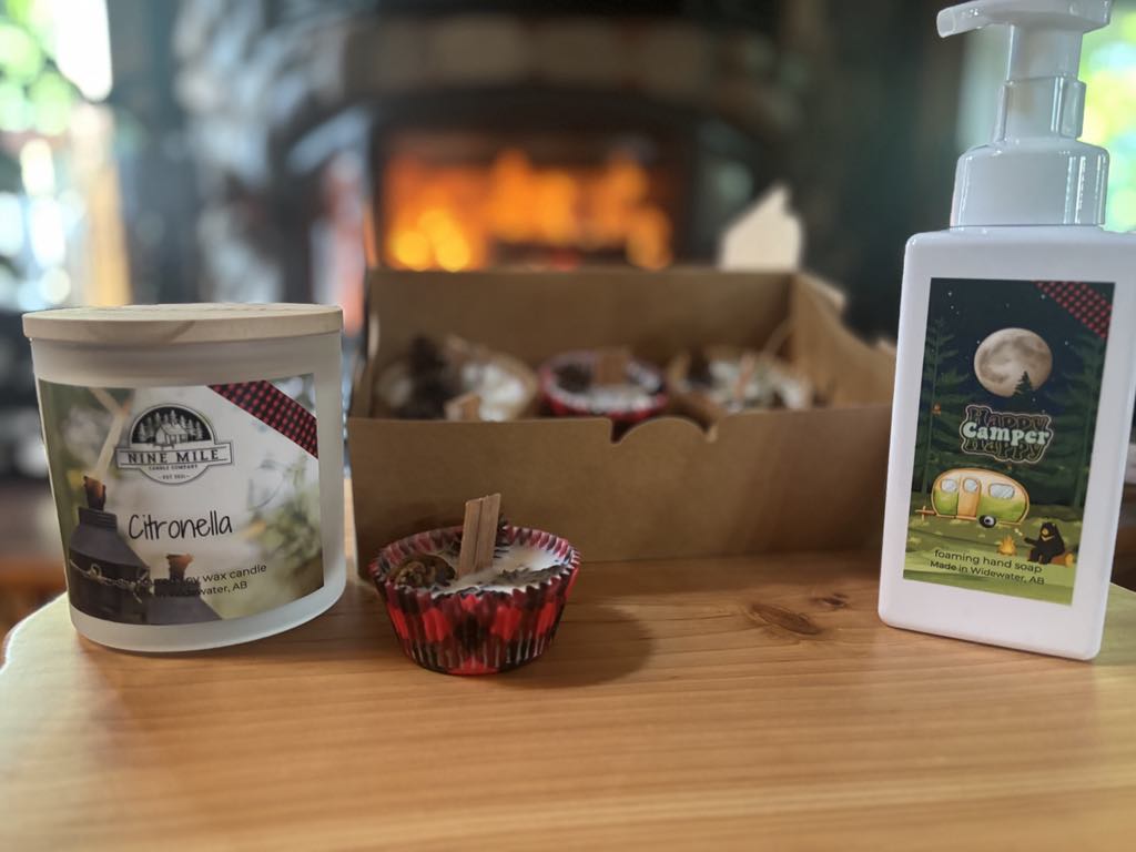 NINE MILE CANDLE CO HAPPY CAMPER SET