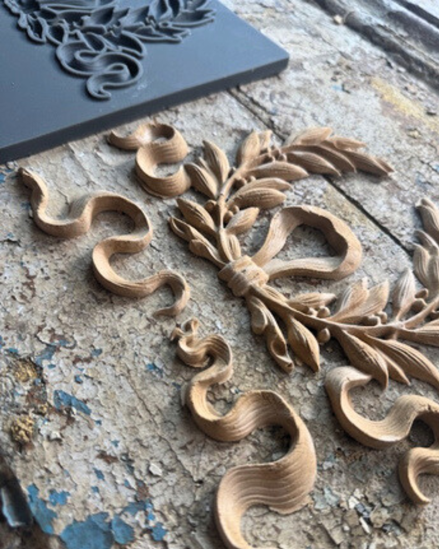 Amy Howard at Home : Decorative Mould - Laurel Wreath
