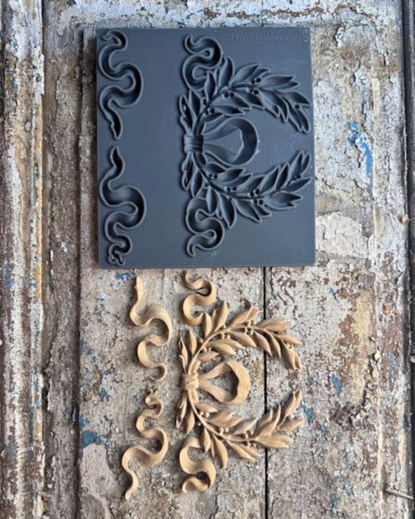Amy Howard at Home : Decorative Mould - Laurel Wreath